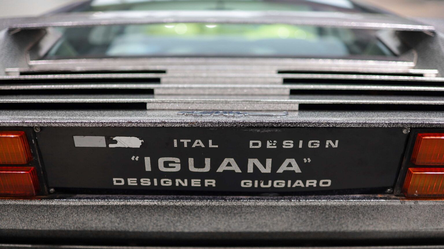 Alfa-Romeo-Iguana-by-Ital-Design-and-Giugiaro