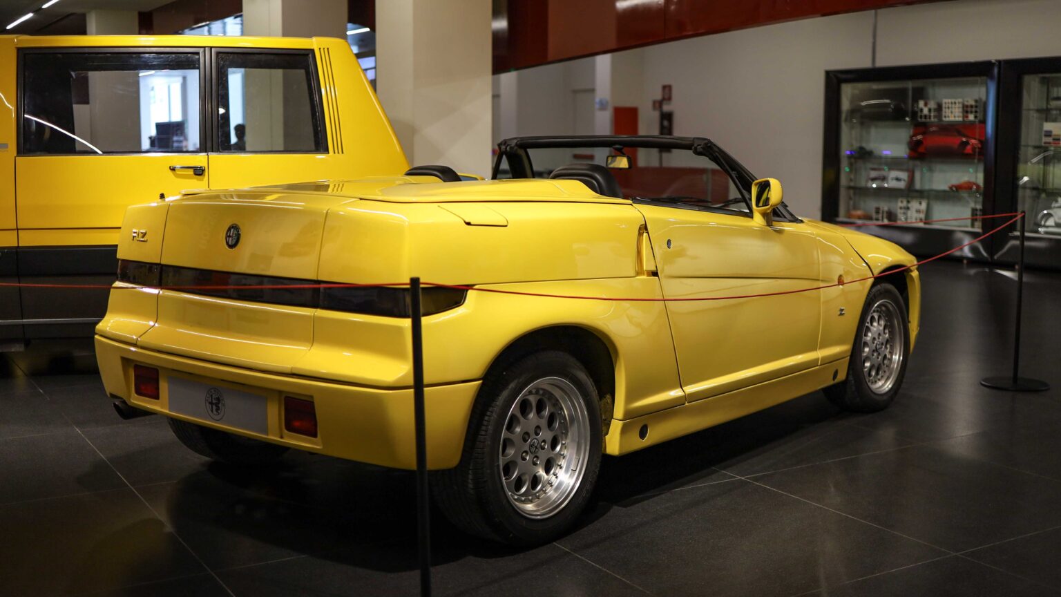 Alfa-Romeo-RZ-1993-rear
