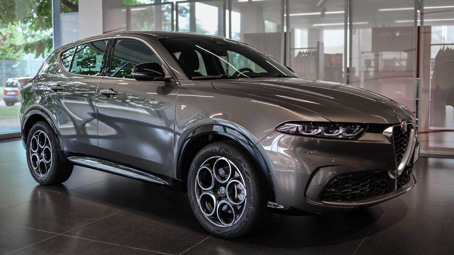 Alfa-Romeo-Tonale-2025