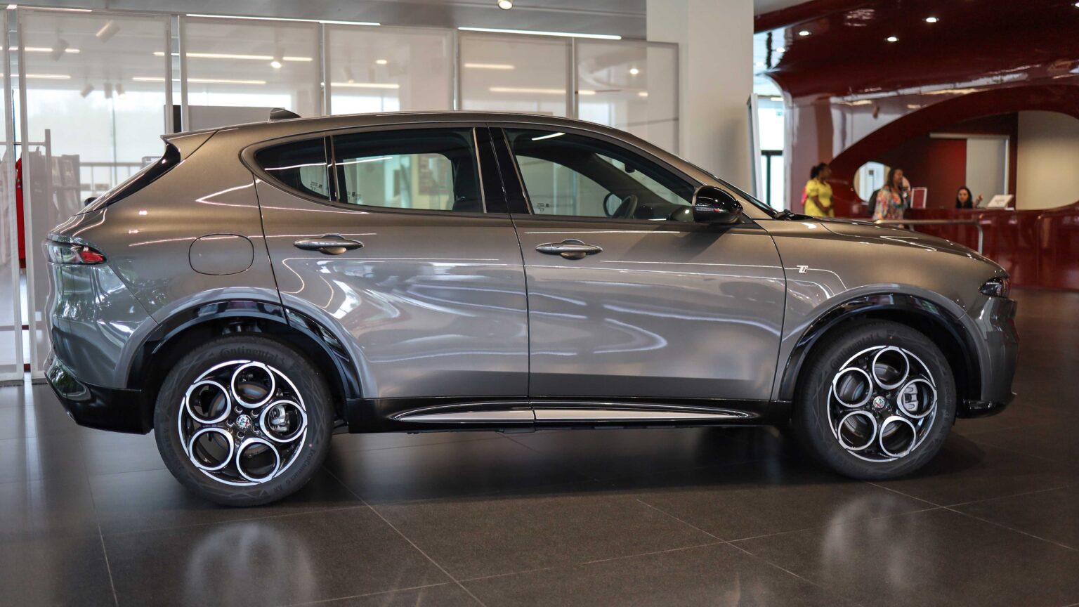 Alfa-Romeo-Tonale-Profile