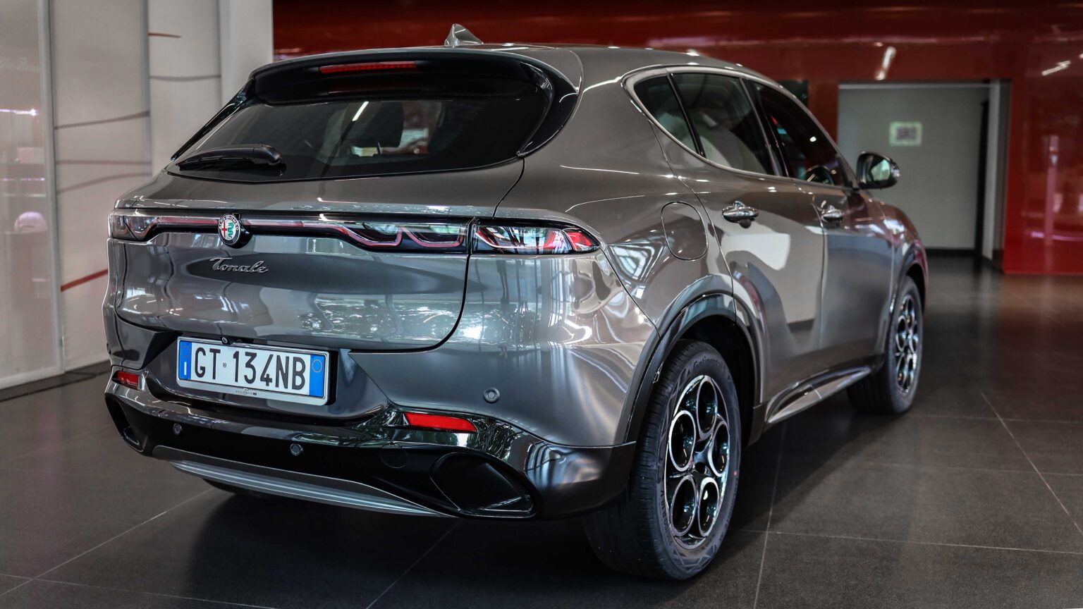 Alfa-Romeo-Tonale-rear