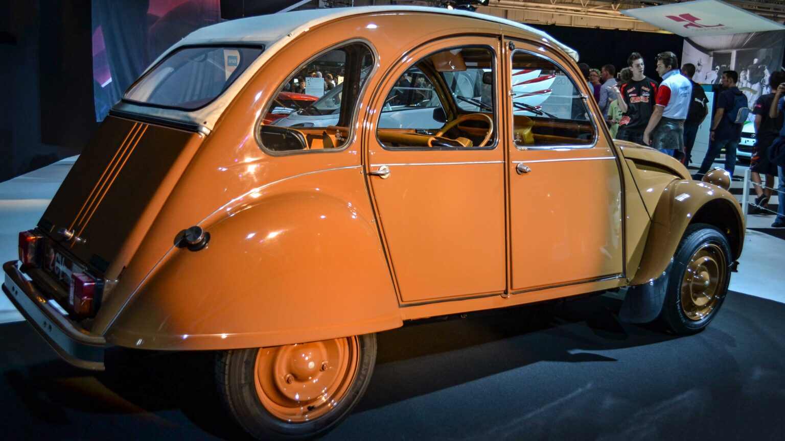 Citroen-2-CV-Hermes-brown