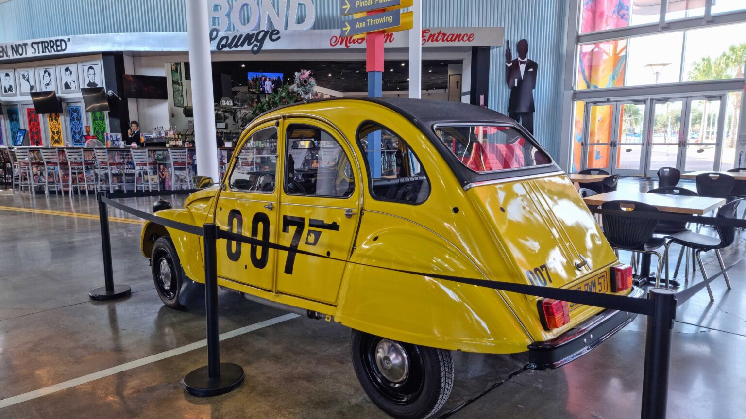 Citroen-2-CV-from-James-Bond-Theme