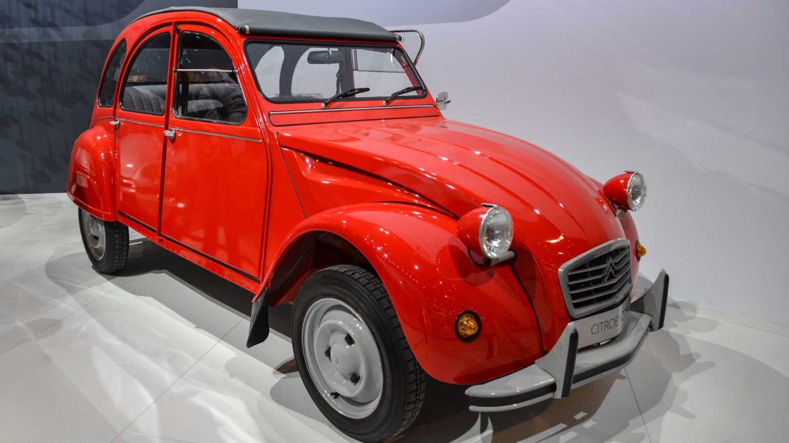 Citroen-2-CV-red