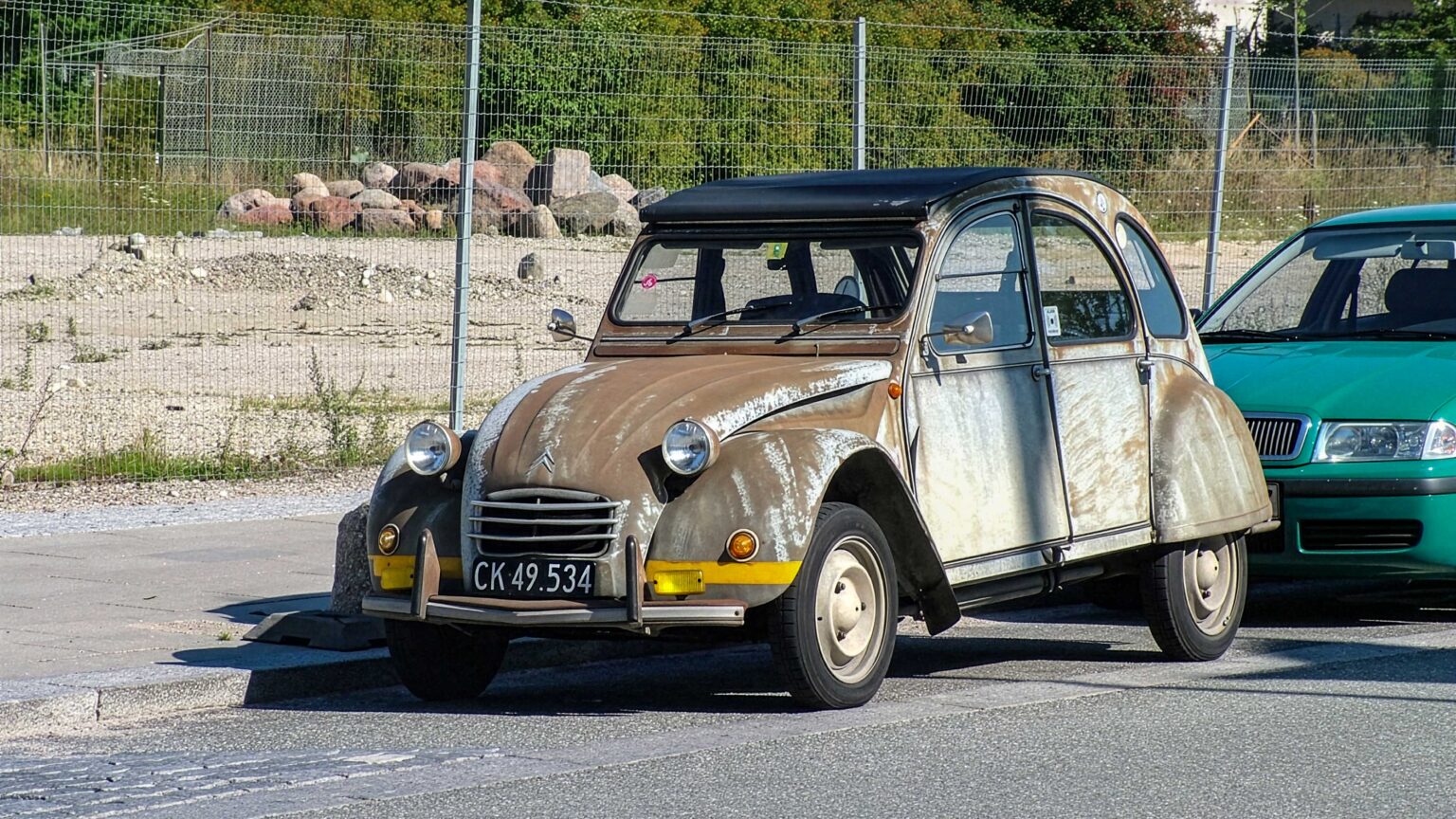 Citroen-2-CV-without-paint