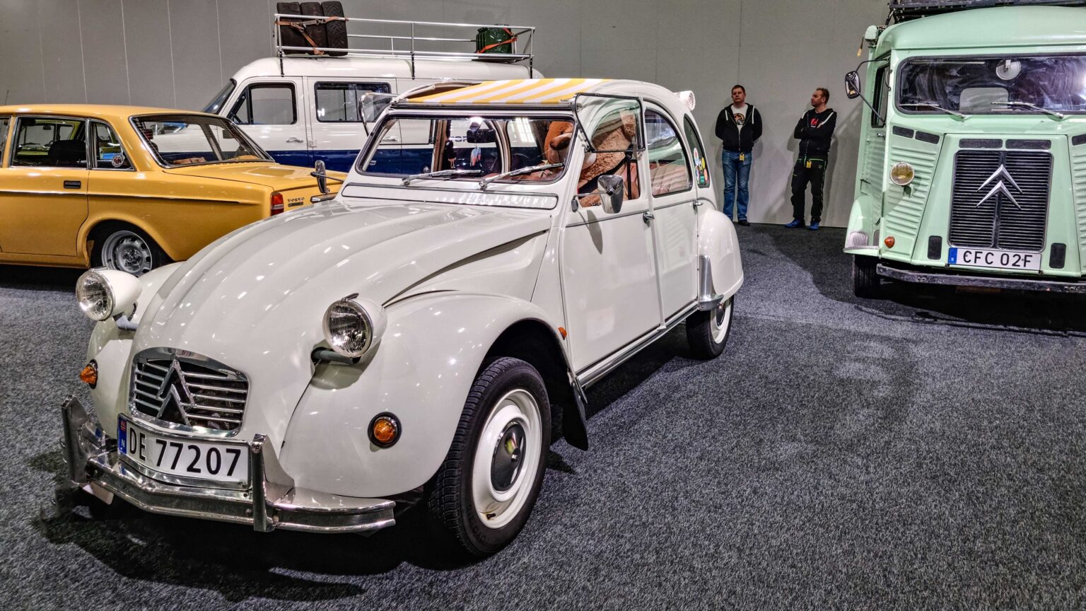 Citroen-2CV-white