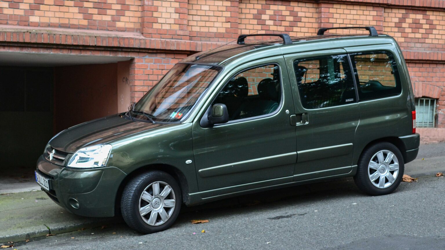 Citroen-Berlingo-green