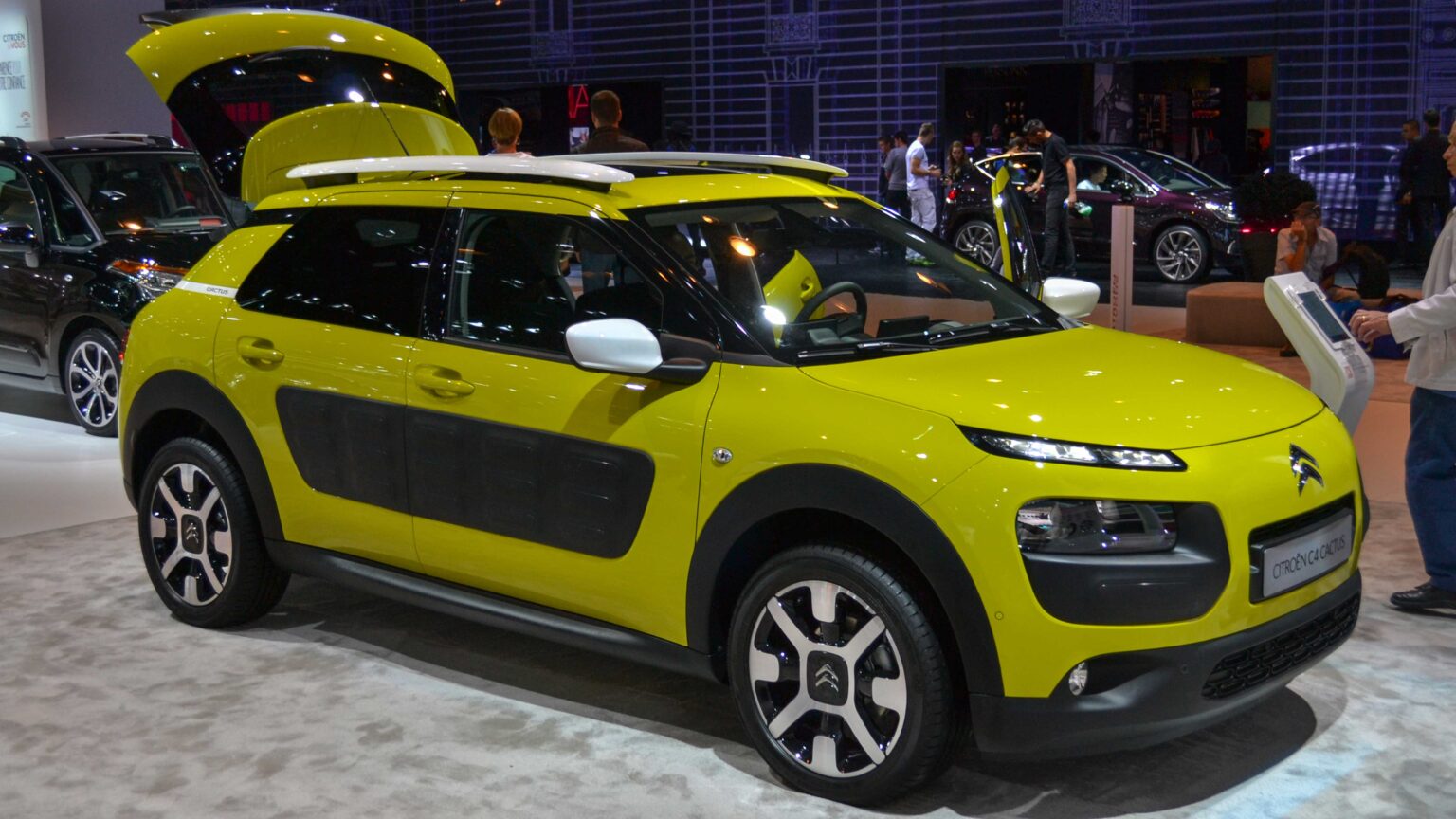 Citroen-C4-Cactus-yellow