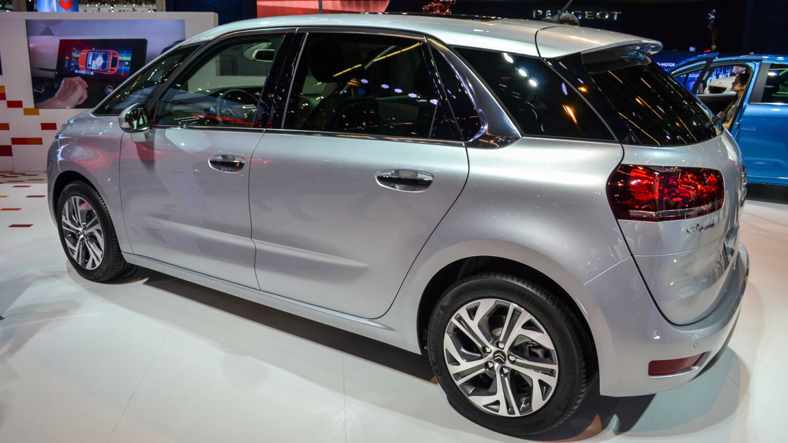 Citroen-C4-Picasso-rear