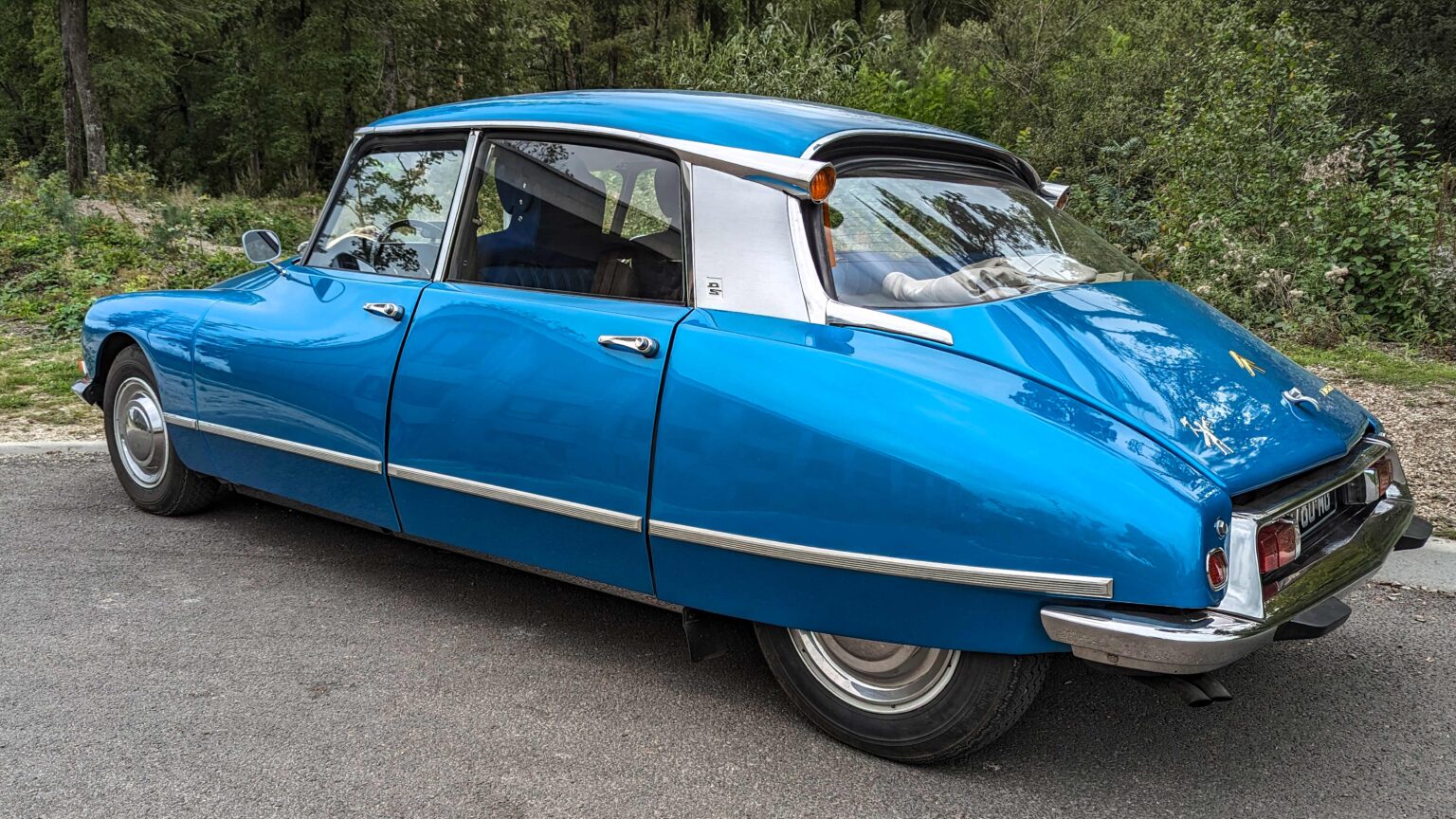 Citroen-DS-21-side