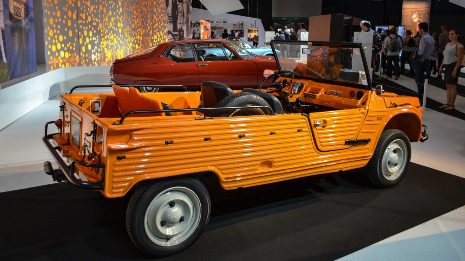 Citroen-Mehari-orange