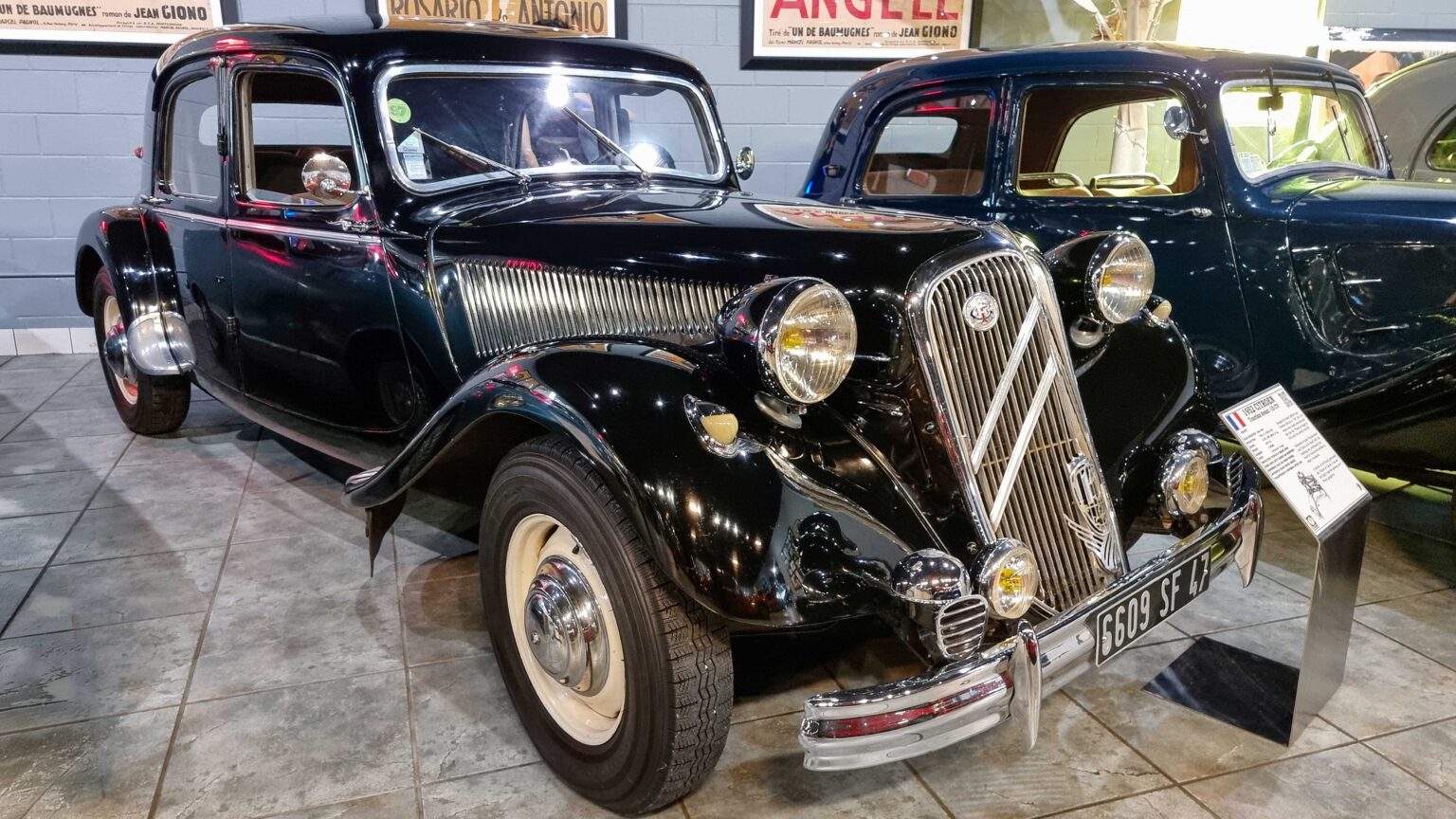 Citroen-Traction-Avant-15CV-1952