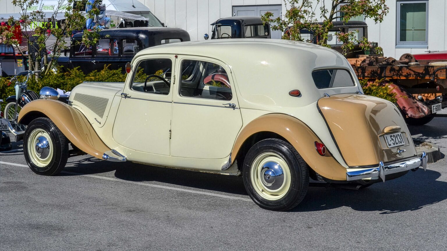 Citroen-Traction-Avant-1900-1952