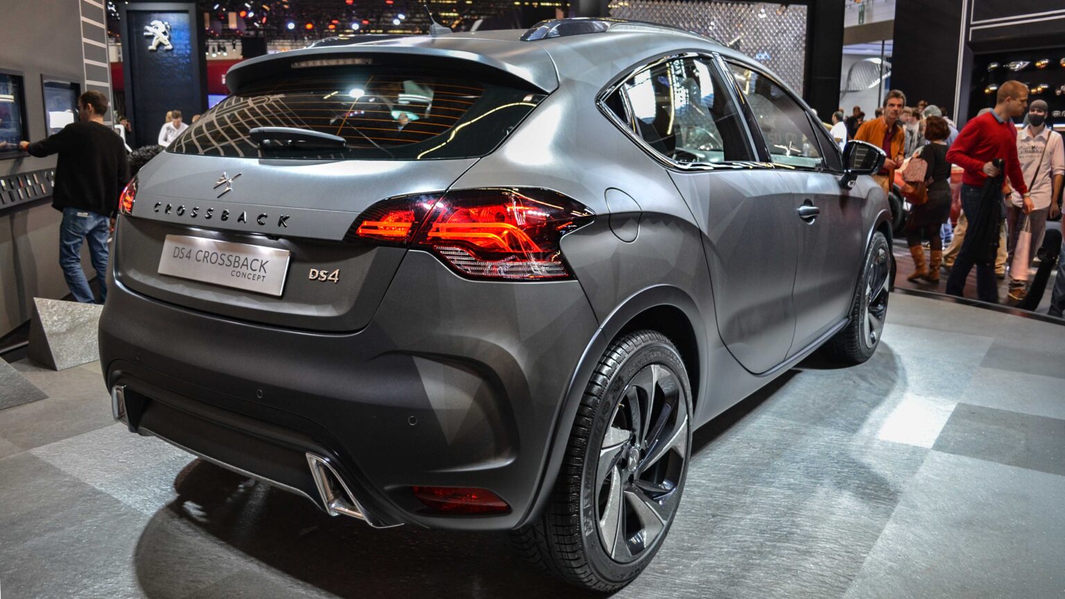 DS-4-Crossback-Concept-2015