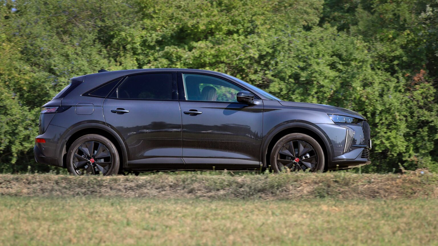 DS-7-Crossback-profile