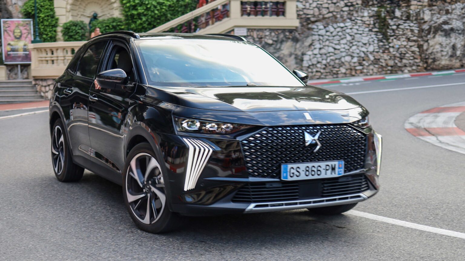 DS-7-in-Monaco-hairpin