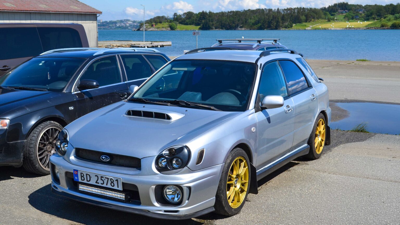 Subaru-Impreza-WRX-Estate-2001-silver