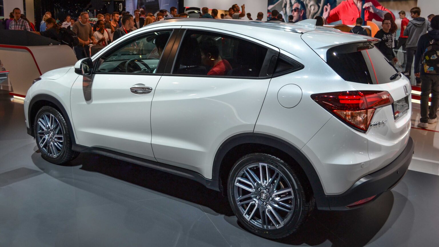 Honda-HR-V-2015-rear