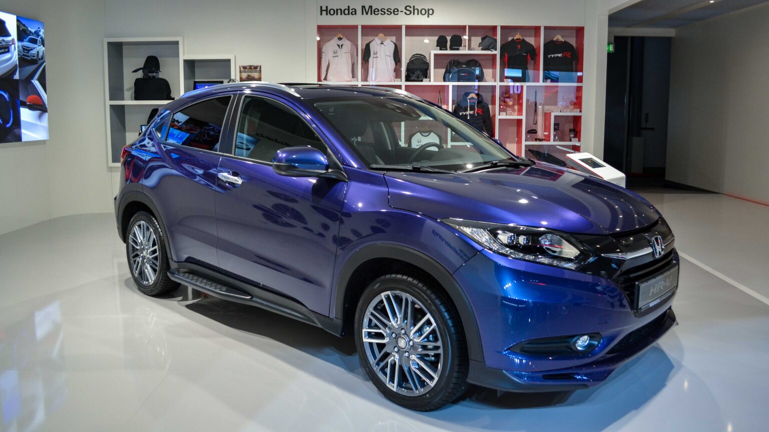 Honda-HRV-2015-blue-front