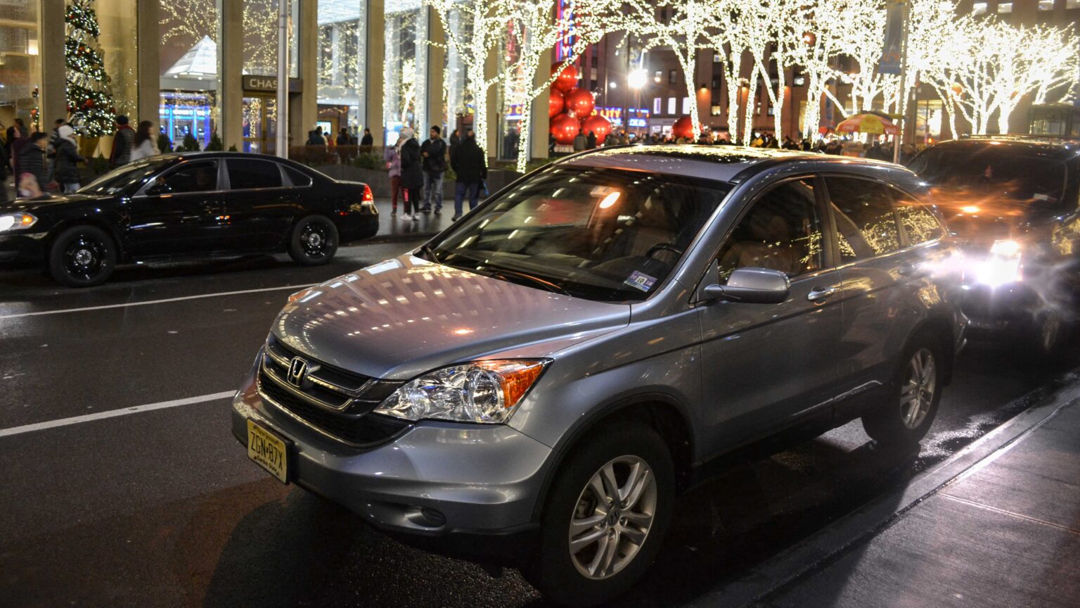 Honda-CR-V-at-Christmas