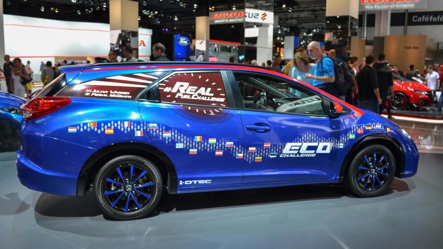 Honda-Civic-Tourer-Eco-Challenge-at-IAA-Paris