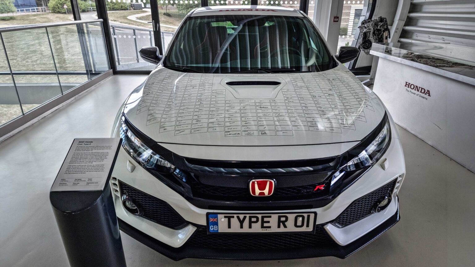 Honda-Civic-Type-R-2021-Last-car-from-Swindon-factory