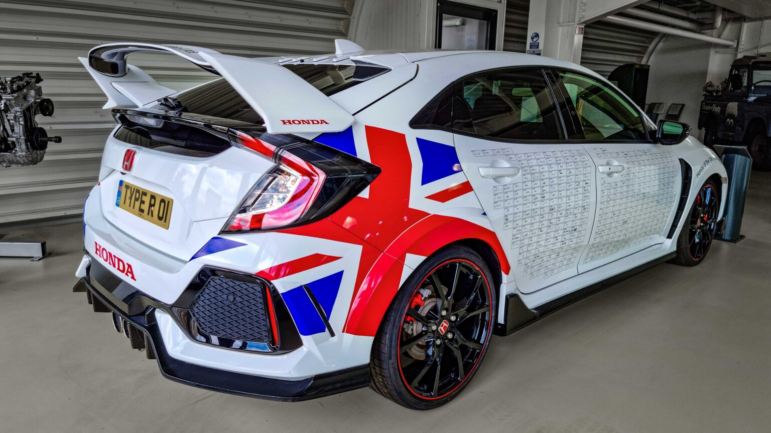 Honda-Civic-Type-R-2021-rear-Last-car-from-Swindon-factory