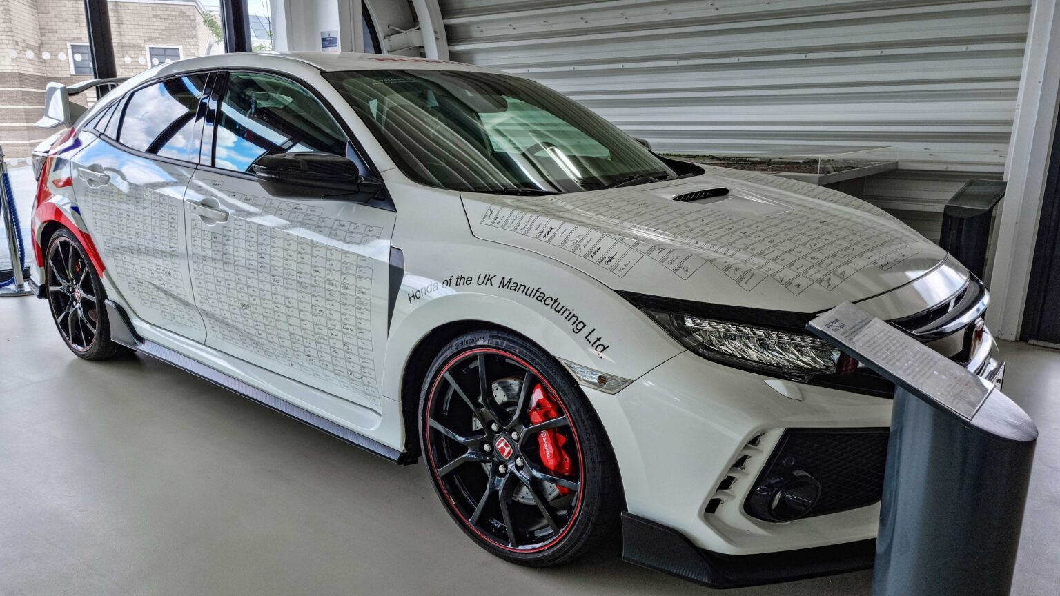 Honda-Civic-Type-R-Last-car-from-Swindon-factory
