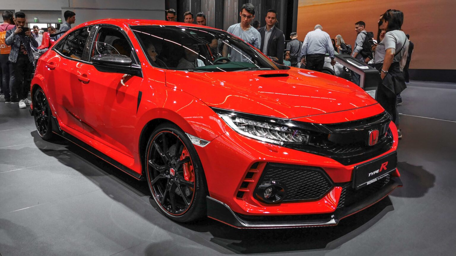 Honda-Civic-Type-R-front-2019