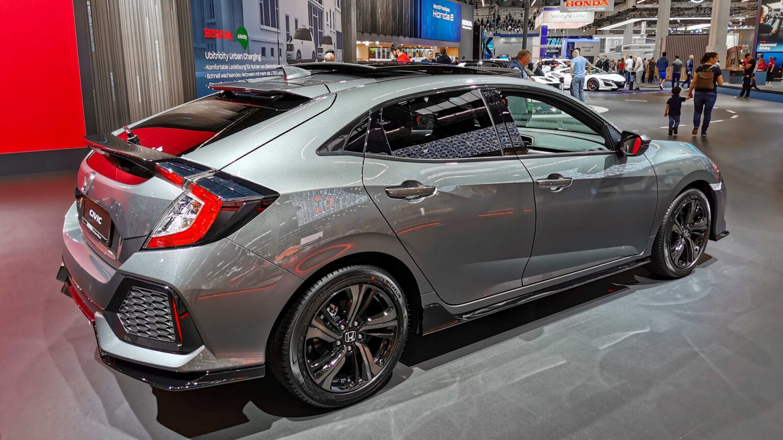 Honda-Civic-grey-2019