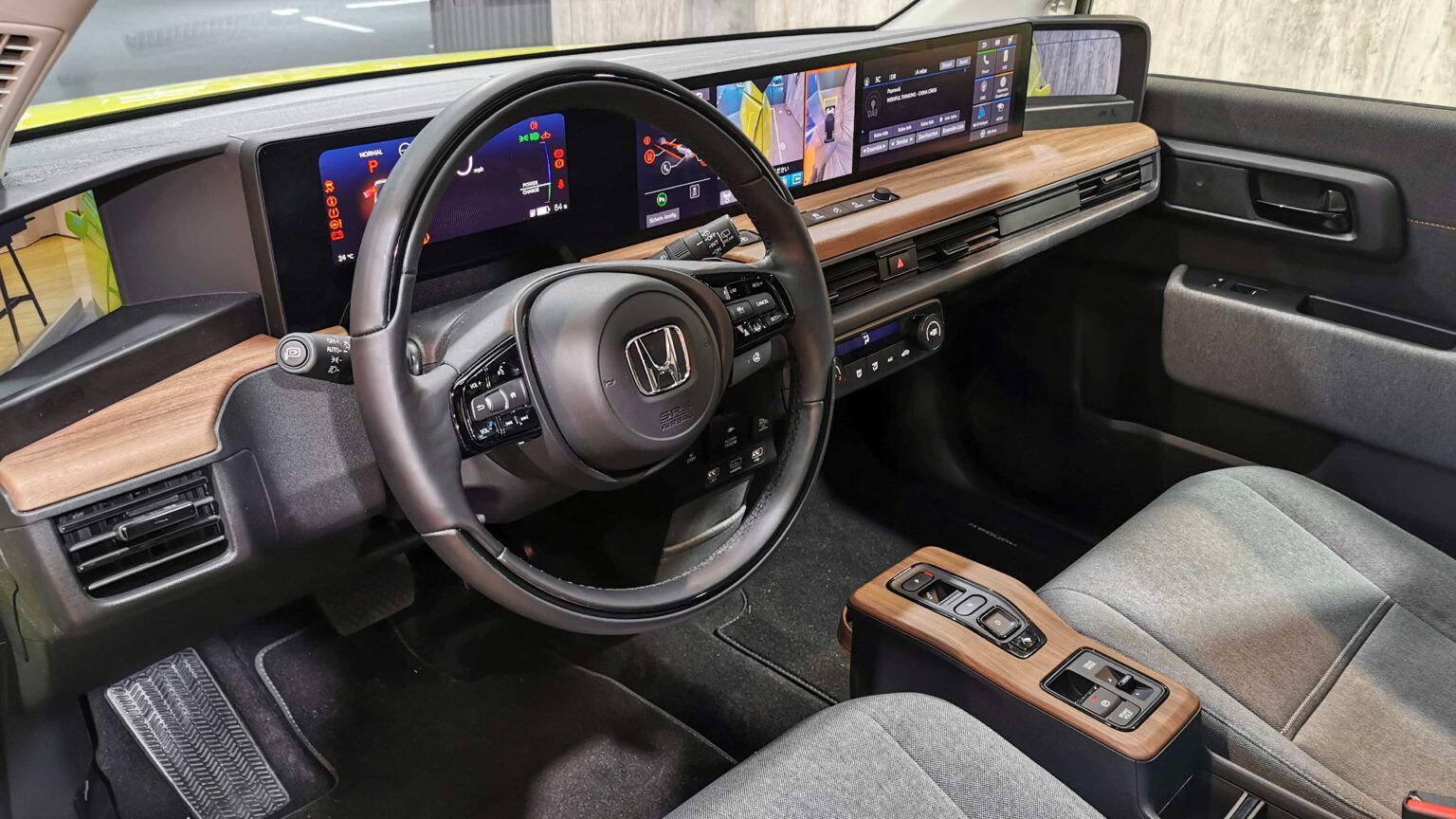 Honda-E-interior