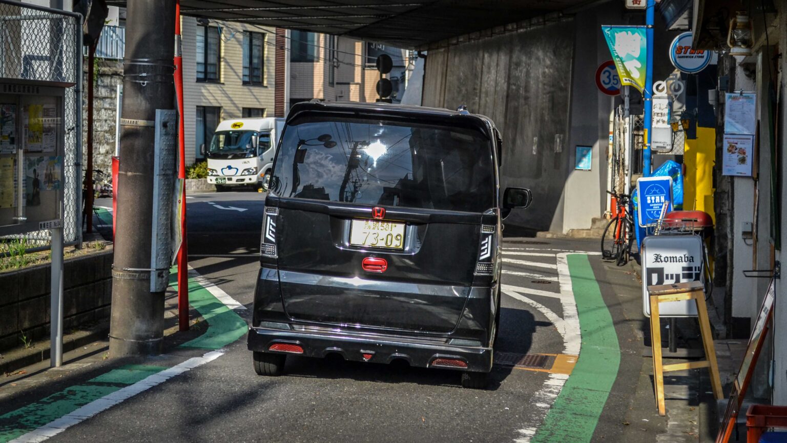 Honda-N-Box-rear