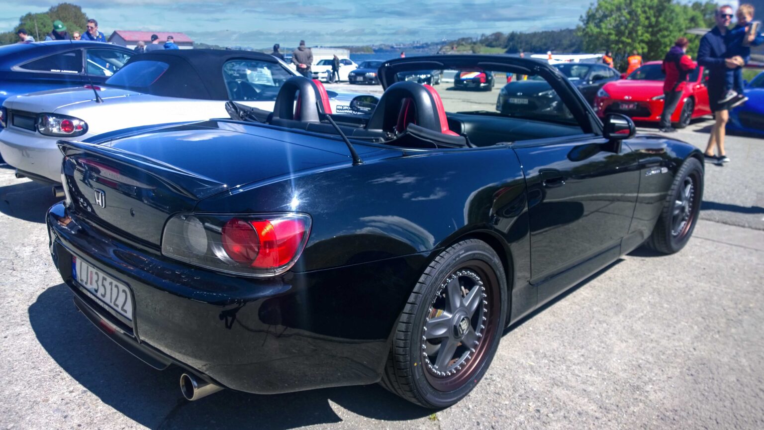 Honda-S2000-black-rear