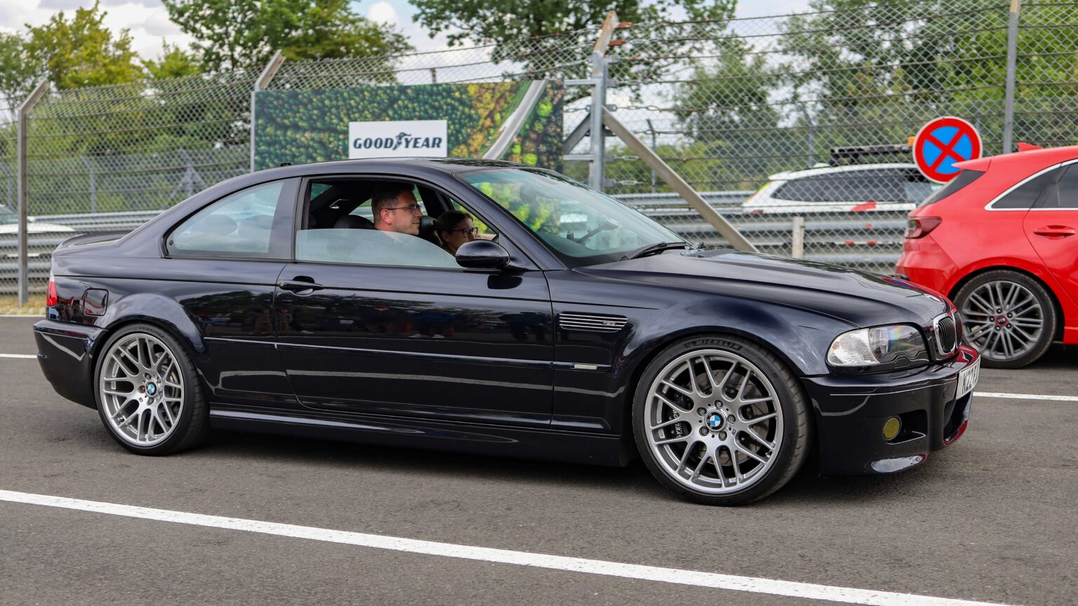 BMW-M3-E46-entering-Nurburgring