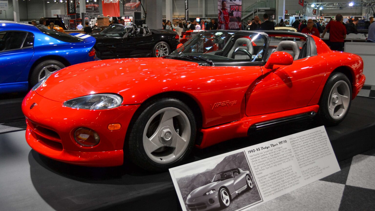 Dodge-Viper-RT-10-red