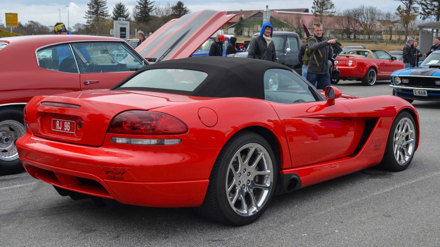 Dodge-Viper-SRT-10-red