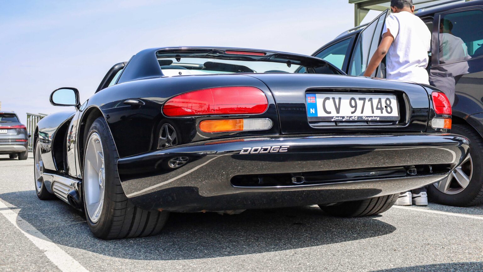 Dodge-Viper-black-rear