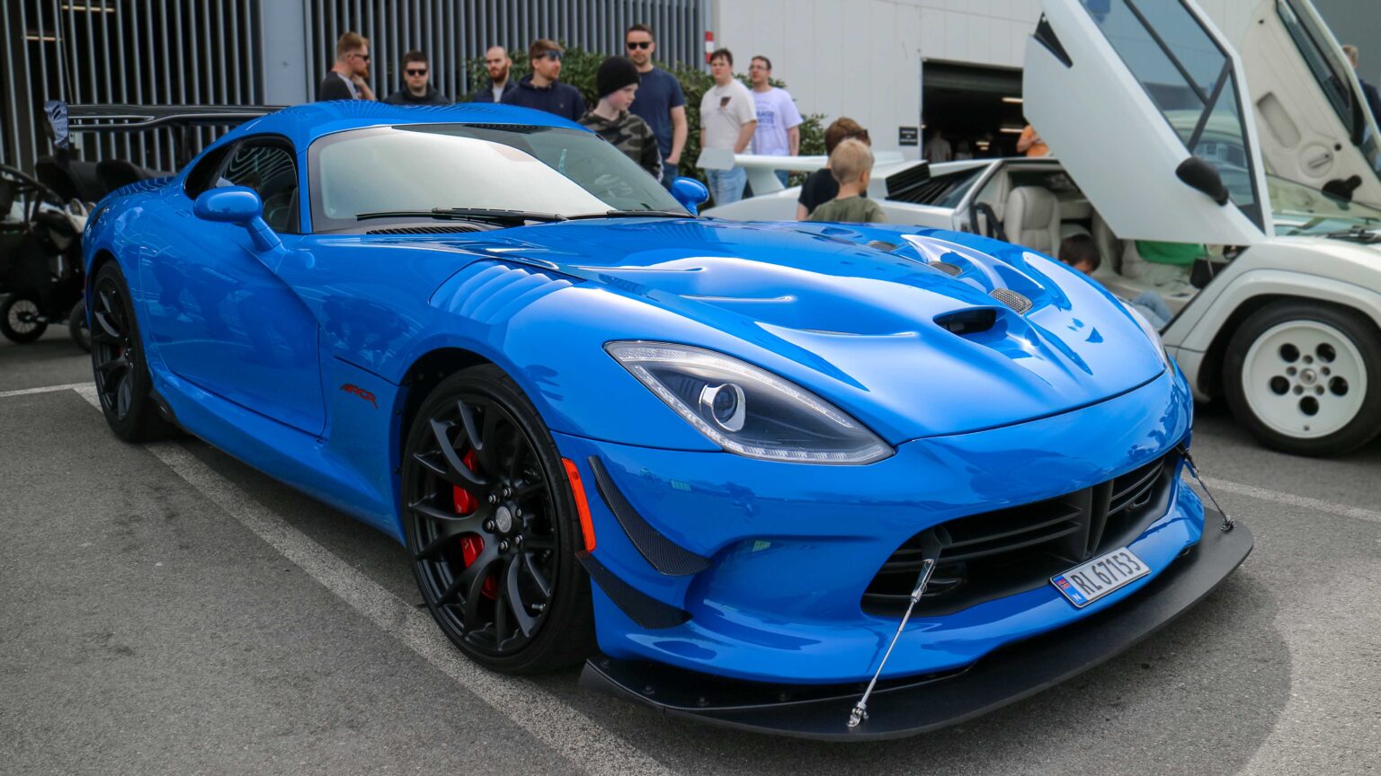 Dodge-Viper-blue-front