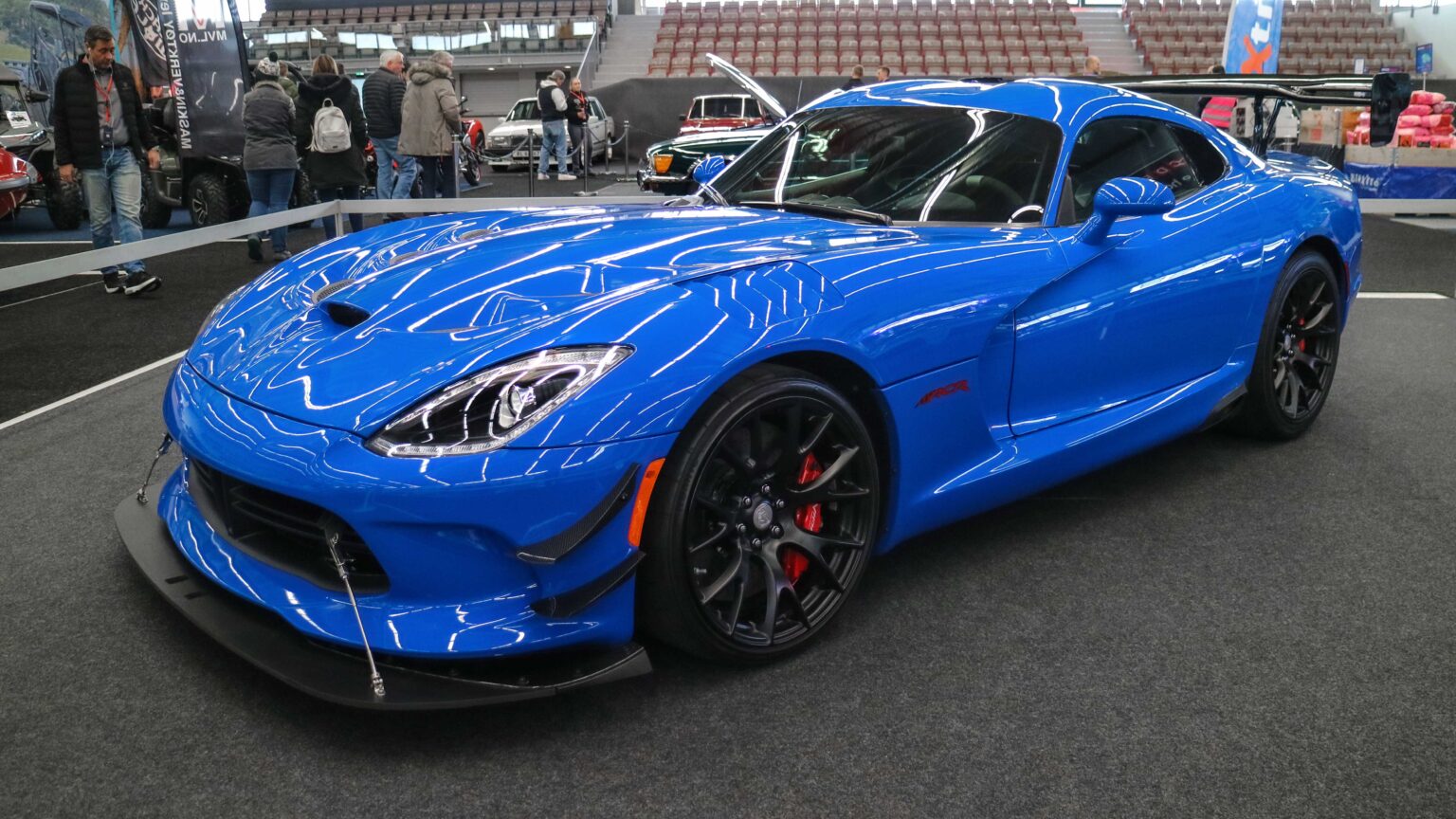 Dodge-Viper-blue-profile