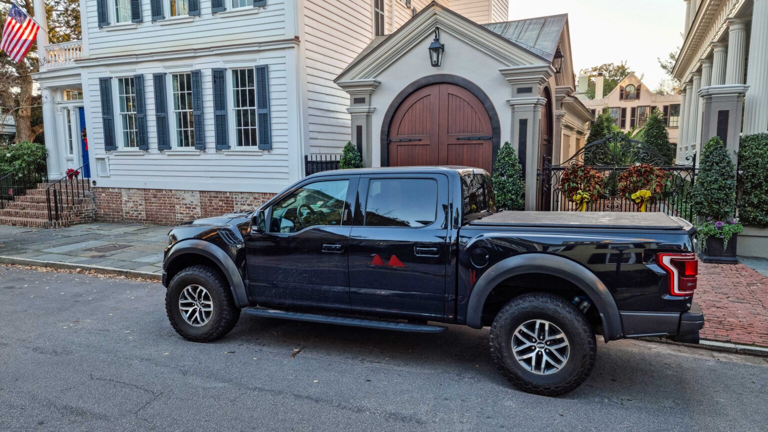 Ford-F-150-Raptor-in-Charleston-USA