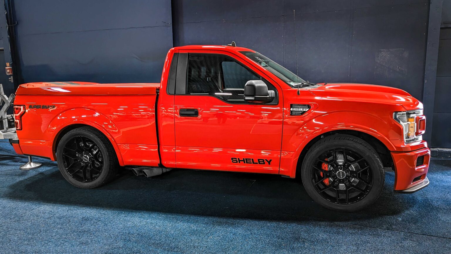 Ford-F-150-Shelby-Super-Snake-Sport-red