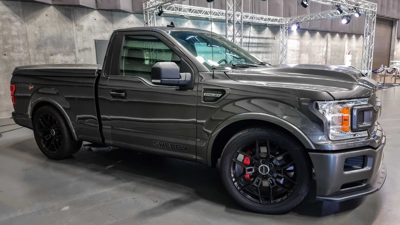 Ford-F-150-Shelby-Supersnake-Sport-grey