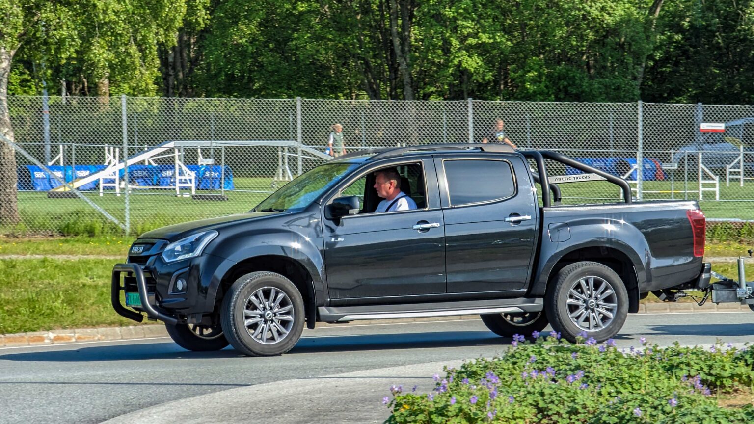 Isuzu-D-Max-Diesel-Pickup