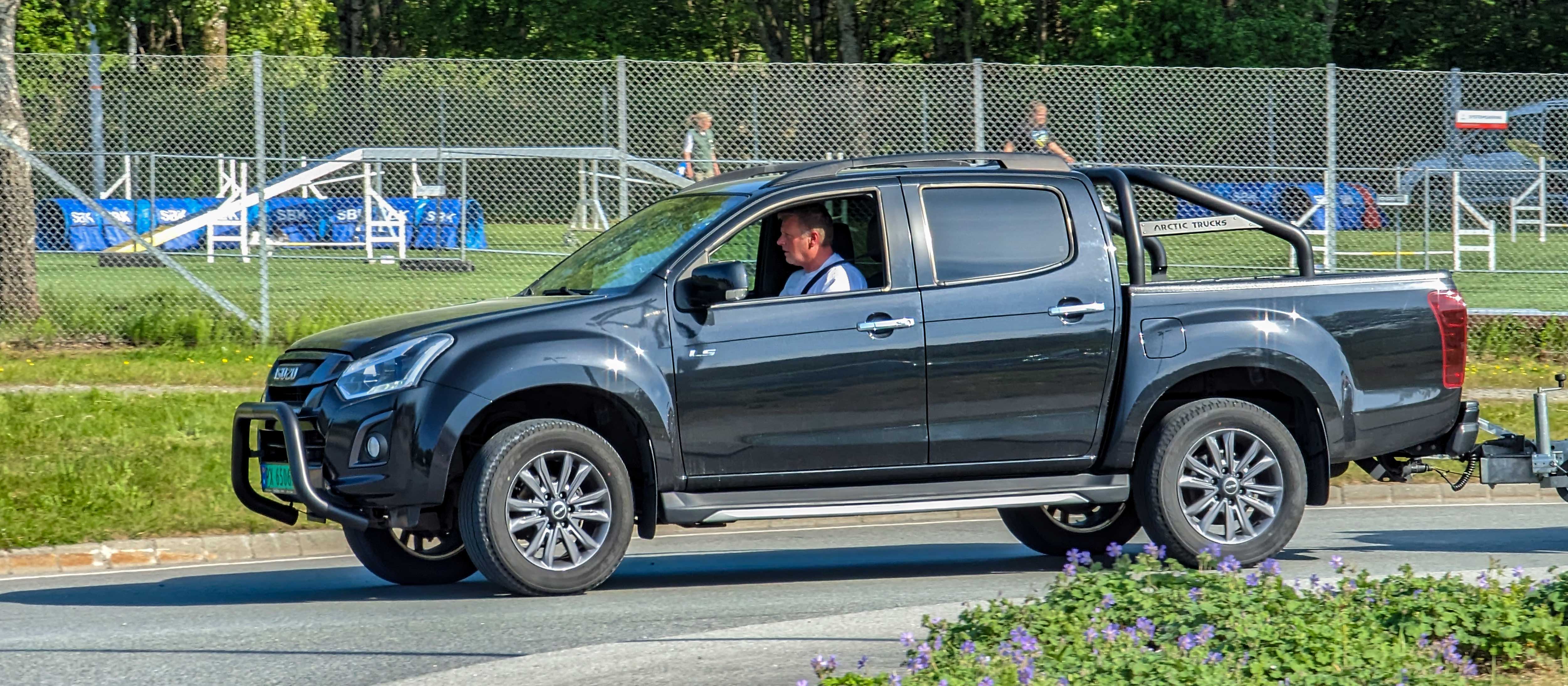 Isuzu D-Max driving