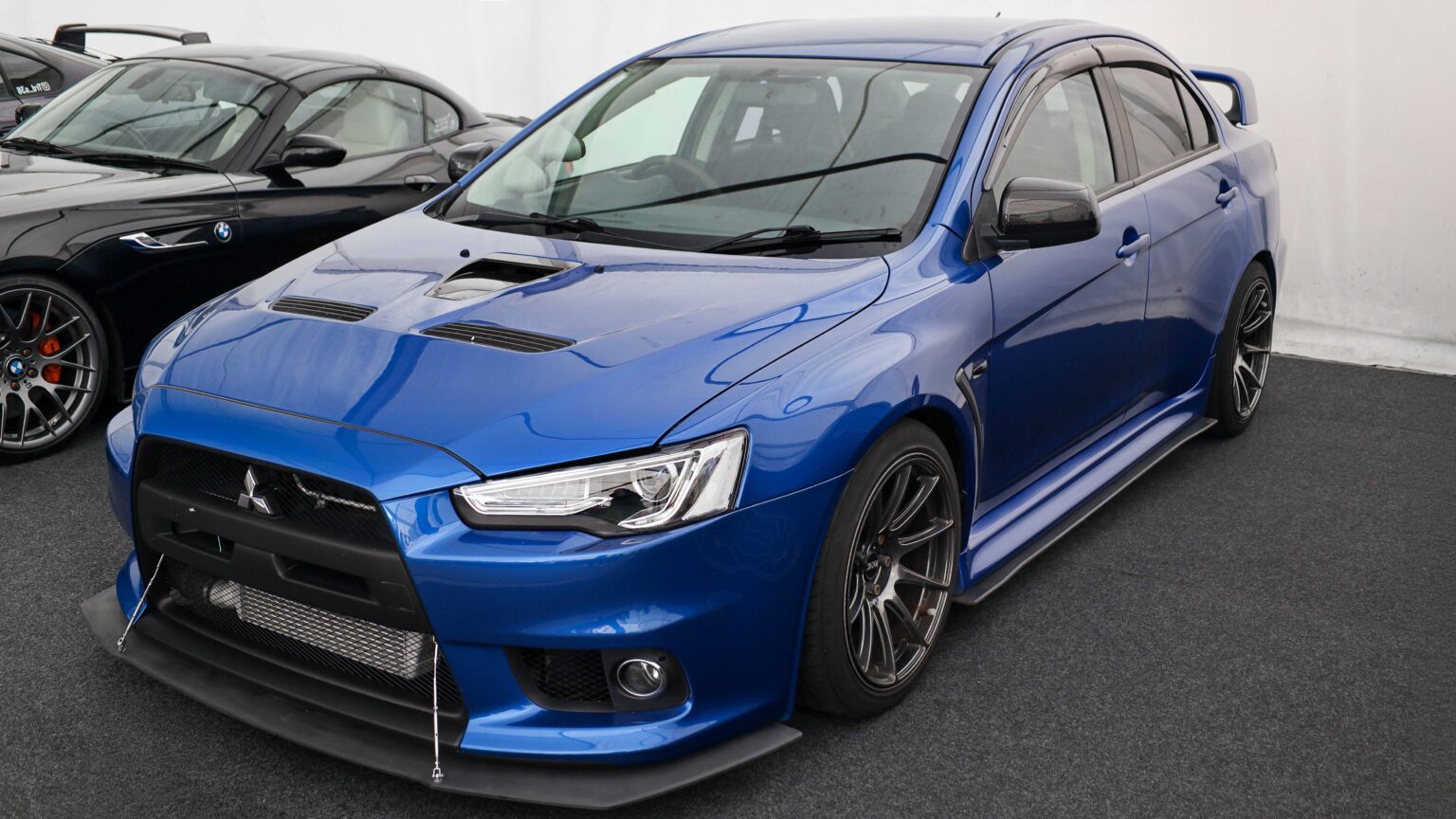 Mitsubishi Lancer Evolution in front three-quarter view