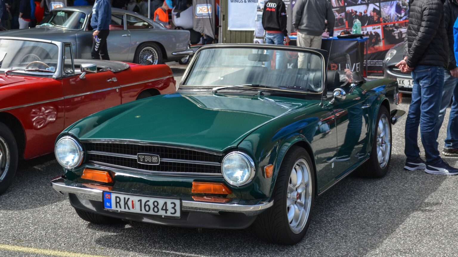 Triumph-TR-6-front