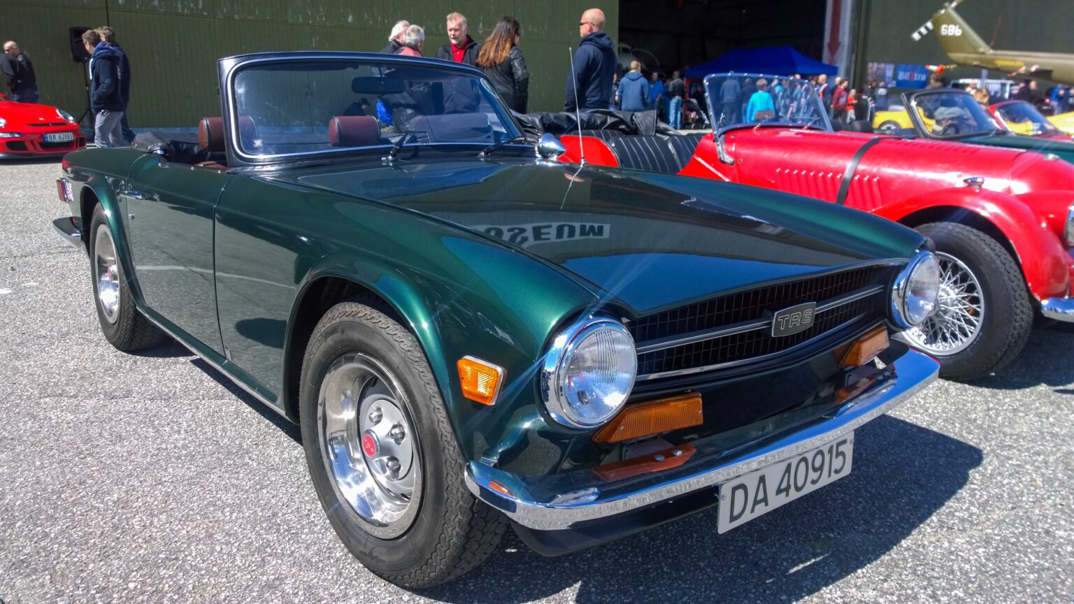 Triumph-TR-6-green-front