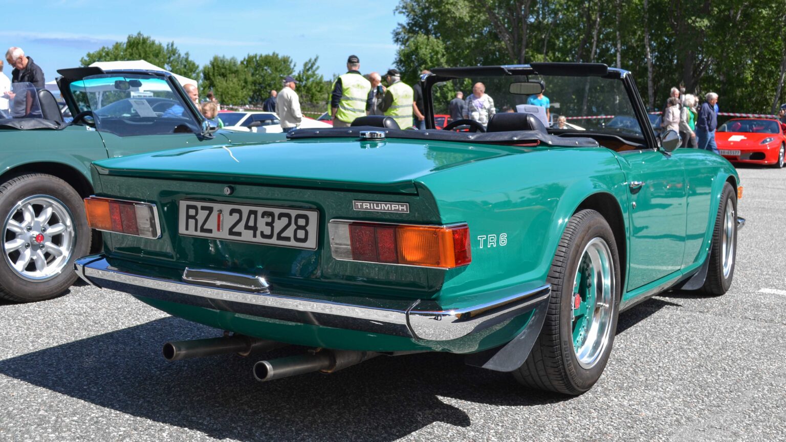 Triumph-TR-6-light-green