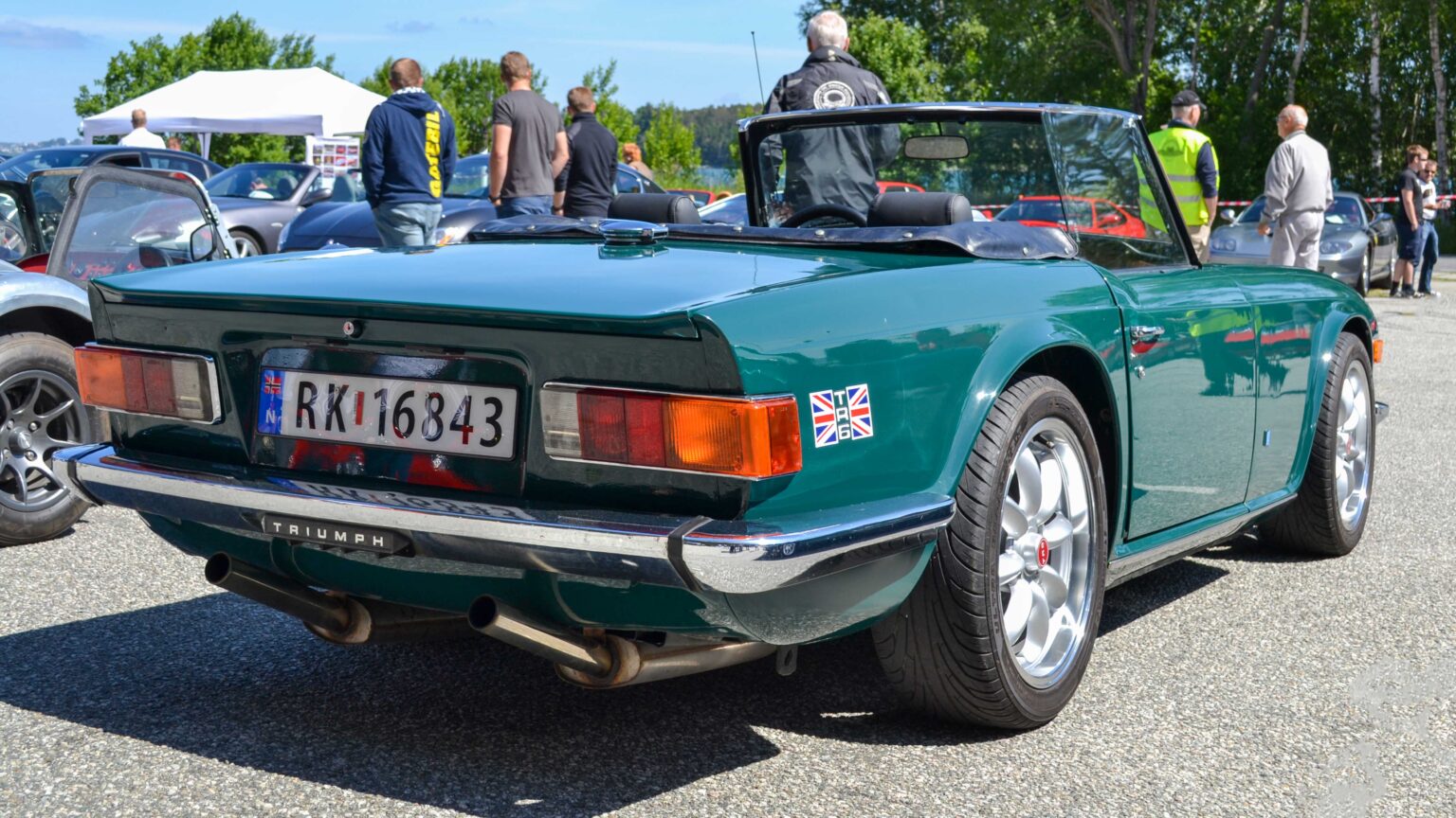Triumph-TR-6-rear-corner