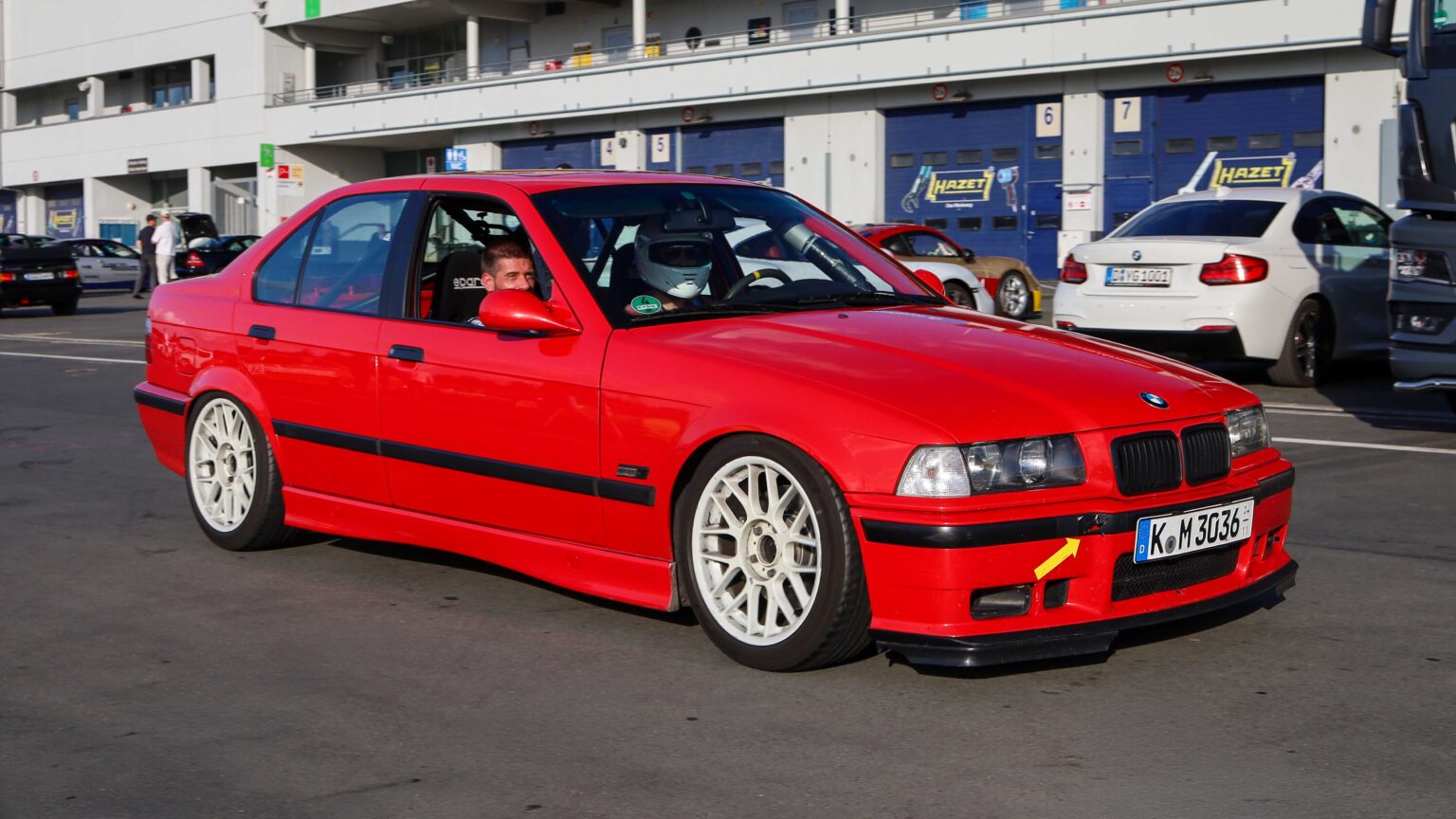 BMW-3-series-E36-Sedan-red